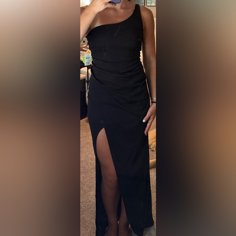 Elegant Black One-Shoulder Dress